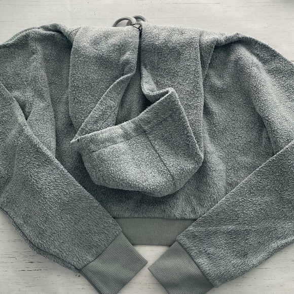 Nwt- SikSilk Brushed Cropped Hoodie in Washed Grey Size Small - Picture 6 of 7